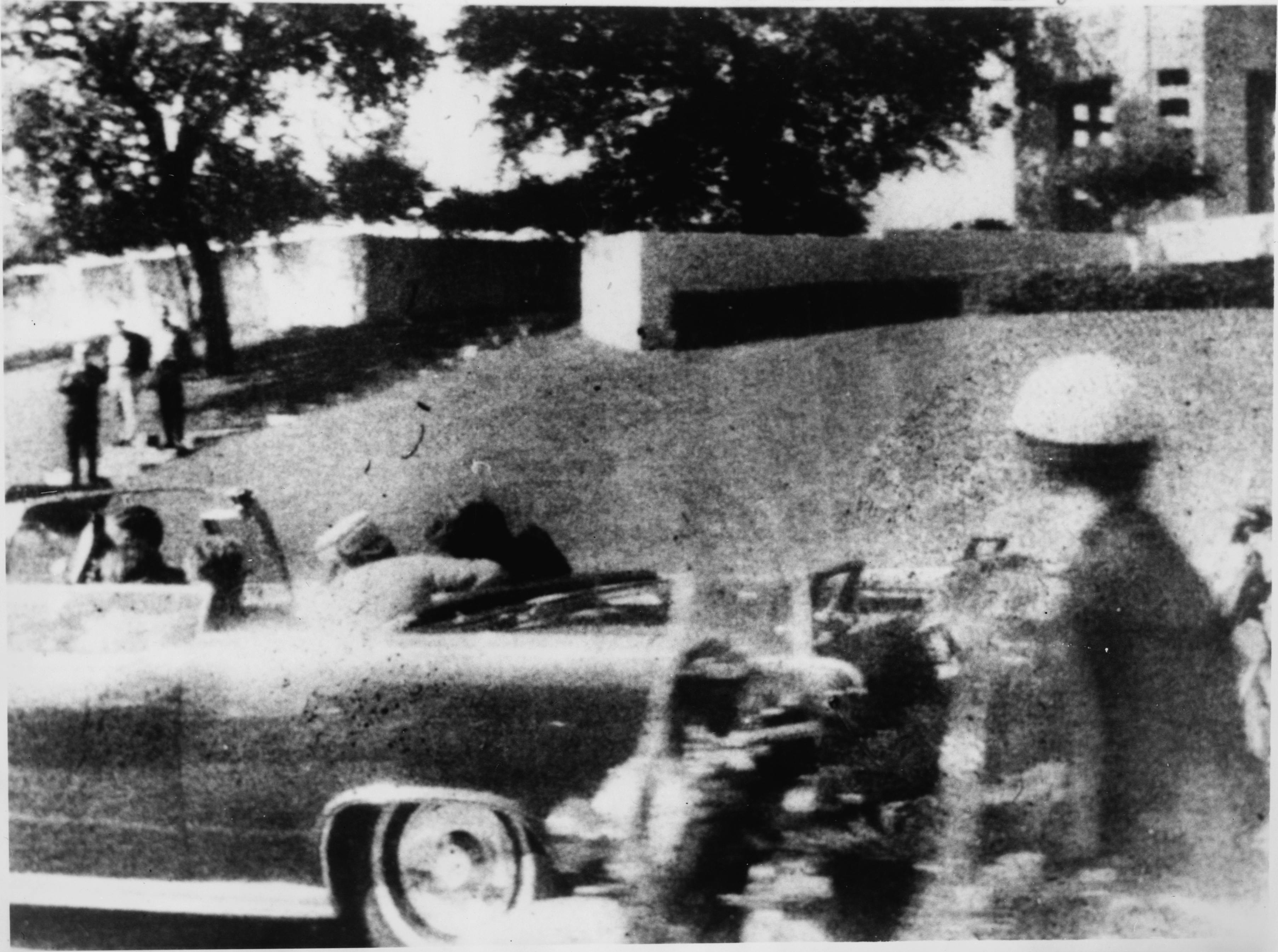 Moorman photo of JFK assassination (Mary Ann Moorman  |  wikipedia.org)