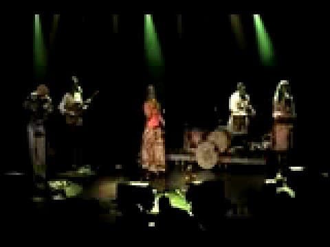 Úžasné video (hoci z nejakého jej iného koncertu). (video)